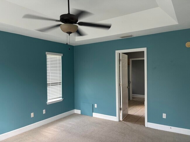 Building Photo - 5261 Montejo Dr