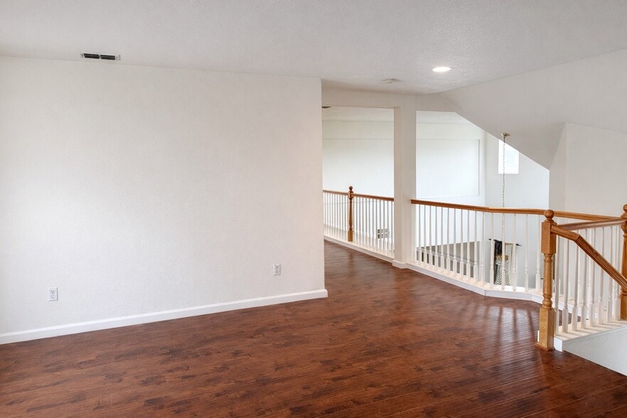 Building Photo - 632 Fisher Cir