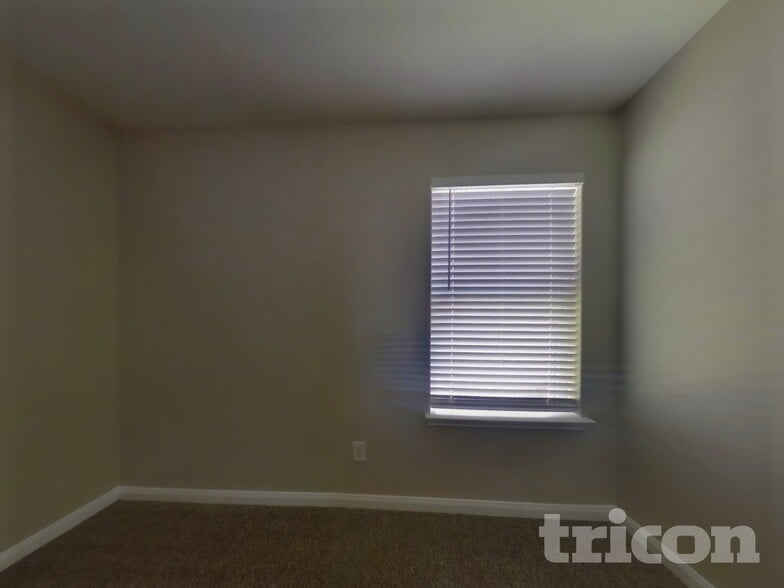 Building Photo - 2055 Sweet Lilac Dr