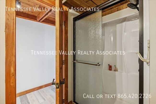 Building Photo - 2050 Chapel Rd