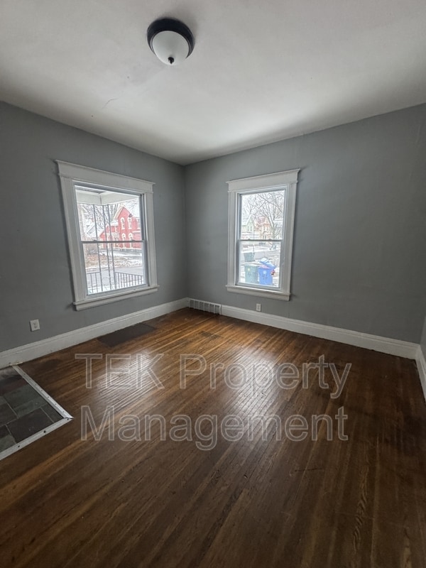 Building Photo - 42-44 Tacoma Street