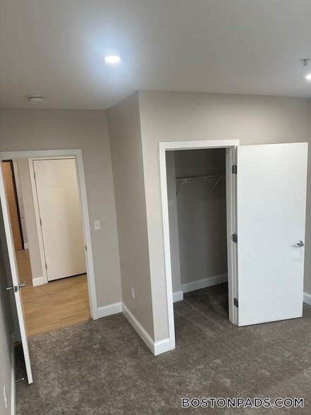 Building Photo - 75 S Main St