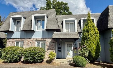 Building Photo - Cozy 2-Story Townhome In Beaverton | 2 BD | 1.5 BA | Back Deck Overlooking a Scenic Creek | W/S/T...