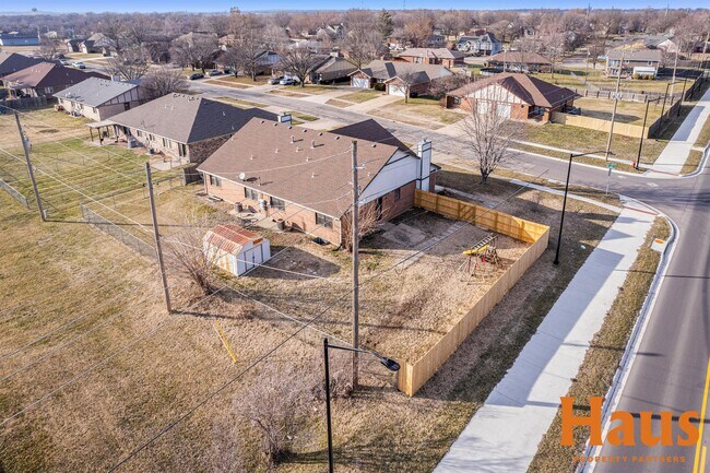 Primary Photo - 1839 SE 43rd Terrace