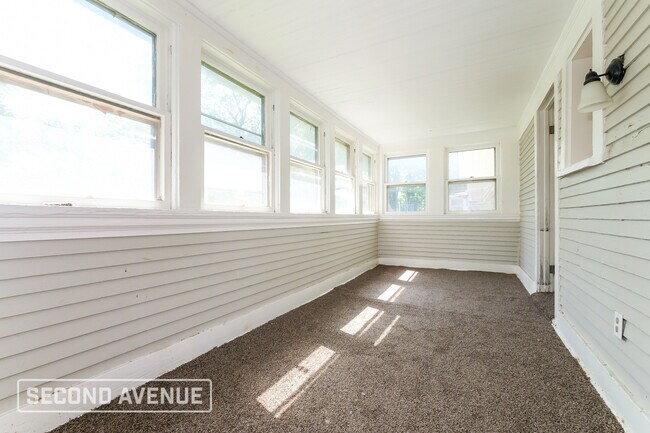 Building Photo - 3317 Agnes Ave