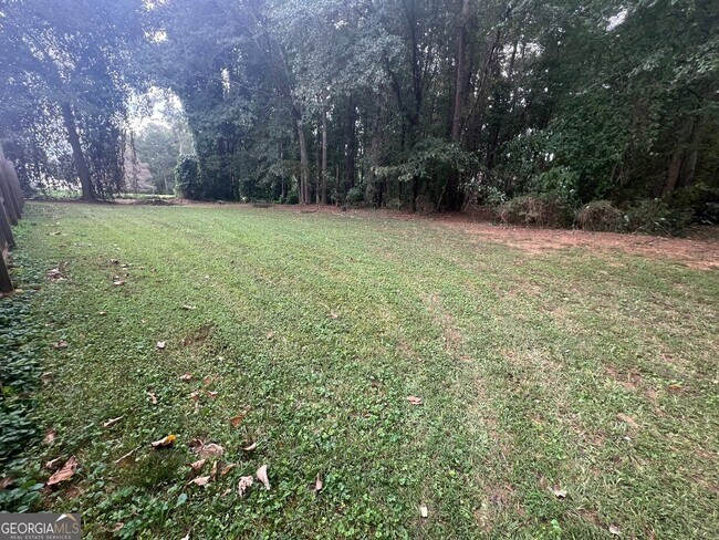Building Photo - 545 E Country Woods Dr