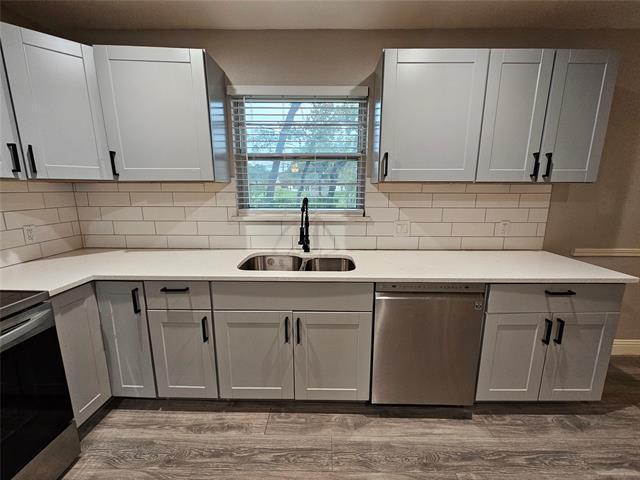Building Photo - 800 Valley View Dr