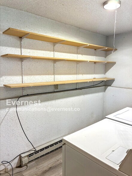 Building Photo - 836 Vanderbilt Ct