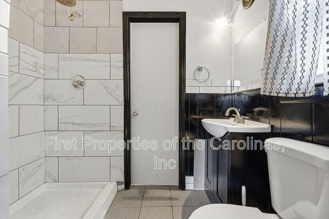 Building Photo - 810 Applegate Ct