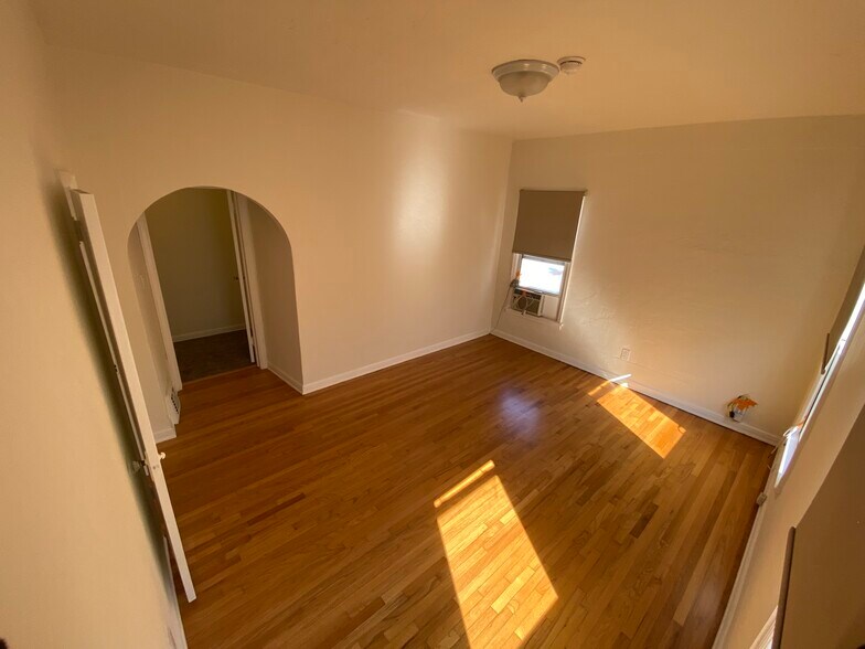 Building Photo - 320 N Genesee Ave