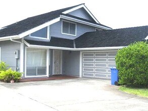 Building Photo - Beautiful single family home in The Bluffs...