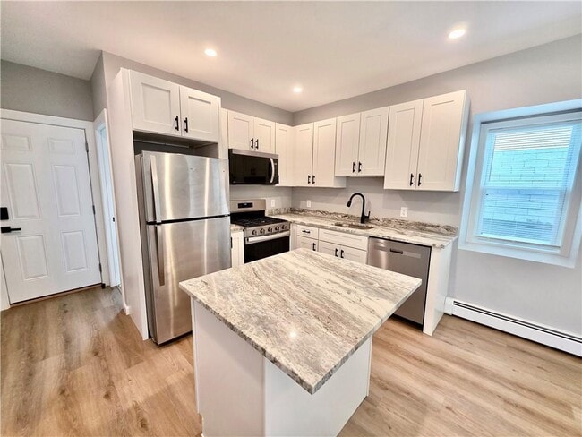 Building Photo - 73 Vernon St