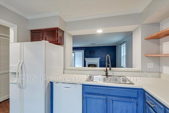 Building Photo - 479 Claircrest Dr