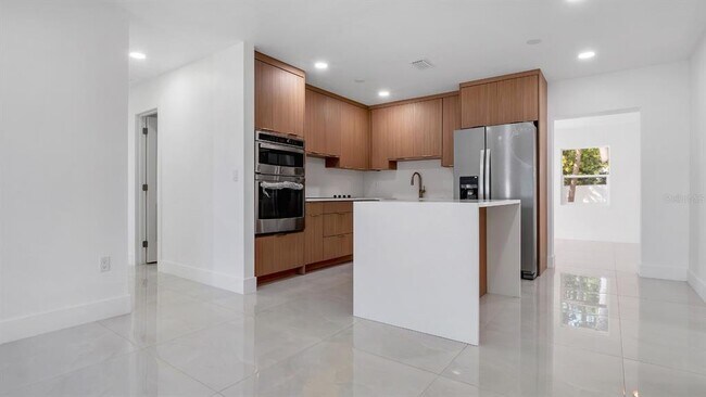 Building Photo - 8641 May Cir