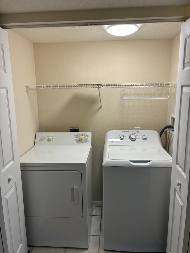 Building Photo - 4250 Players Pl