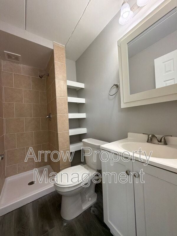 Building Photo - 877 N 26th St