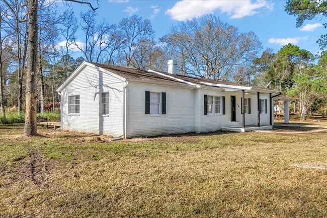 Building Photo - 185 Weiss Bluff Rd