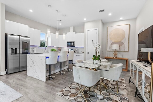 Building Photo - 851 Prosper St