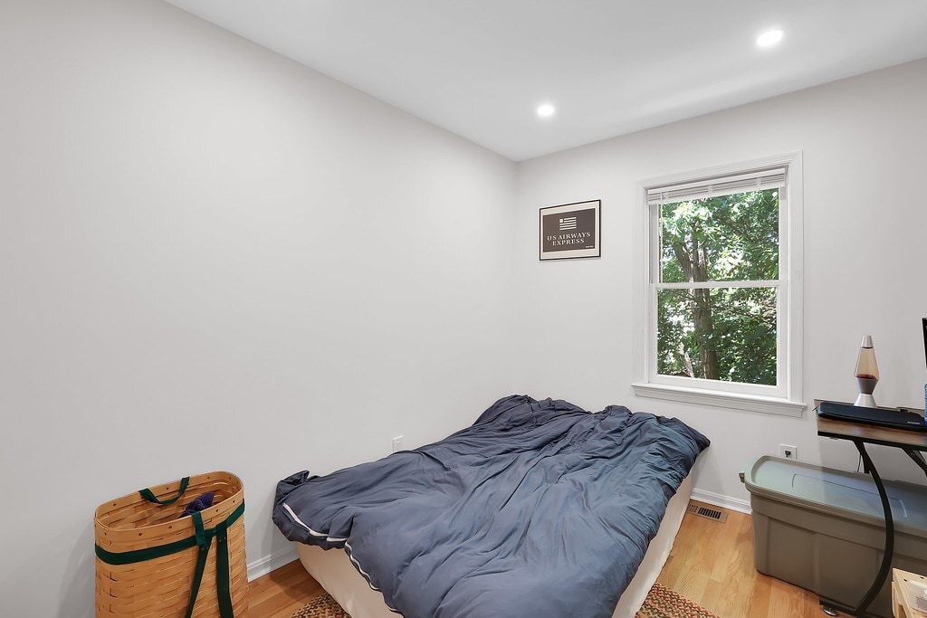 Building Photo - 3001 20th Ct S