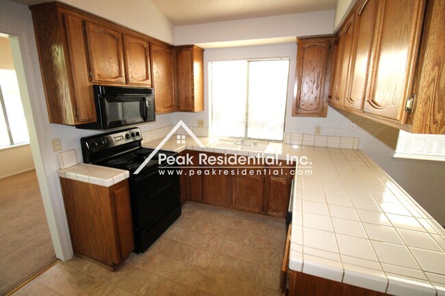 Building Photo - Spacious 3bd/2ba Elk Grove Home with 2 Car Garage