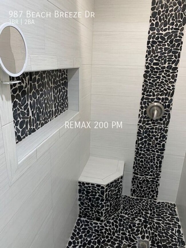 Building Photo - 987 Beach Breeze Dr