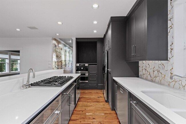 Building Photo - 5609 Vickery Blvd