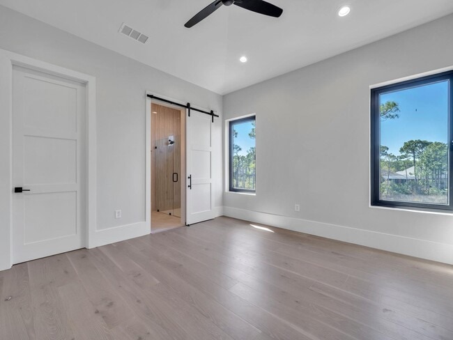 Building Photo - 330 Kelly Plantation Dr