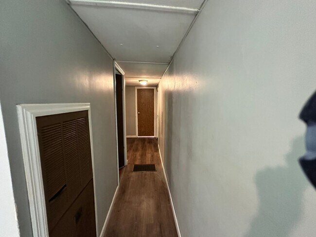 Building Photo - Single Wide Mobile home 2 bed 1 bath