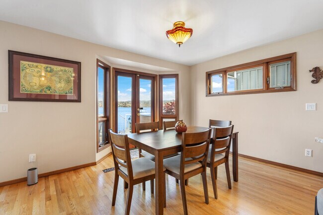 Building Photo - 10507 Rainier Ave S