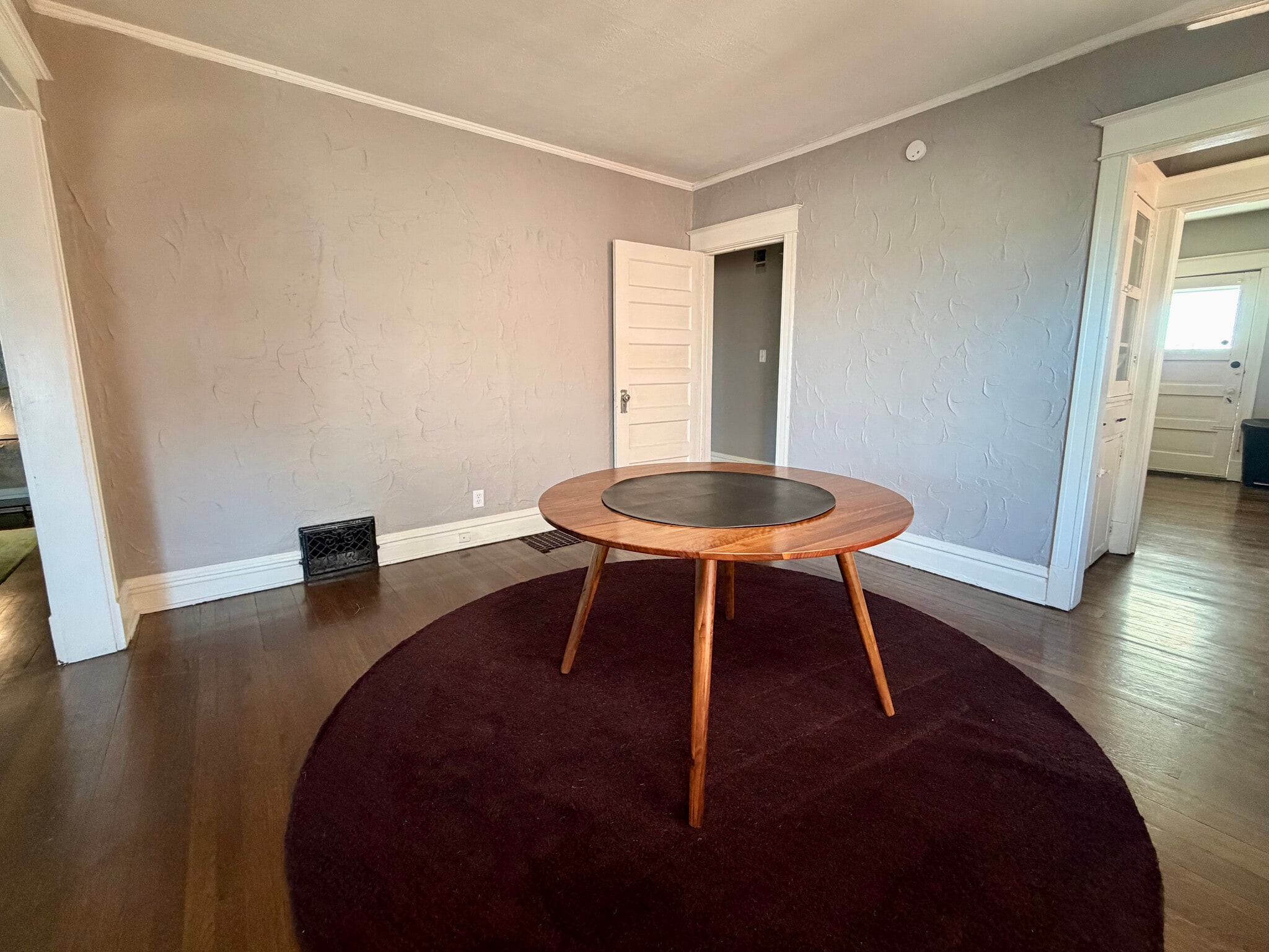 Building Photo - 3836 Wyandotte St