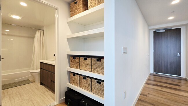 Building Photo - 1500 Rycroft St