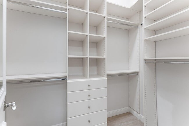 Building Photo - 128 Abondance Dr