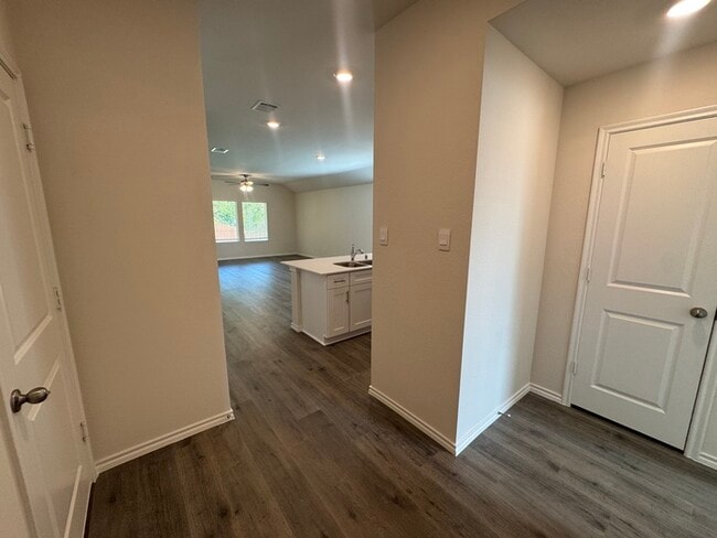 Building Photo - BRAND NEW 4-Bedroom Home in Lindale!