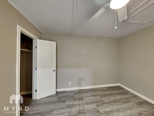 Building Photo - 1507 Cardinal Dr