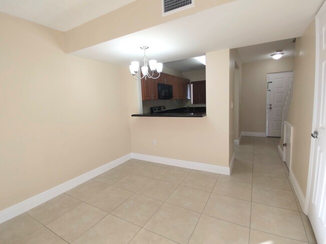 Building Photo - Spacious 2BR in Terrazas Del Sol