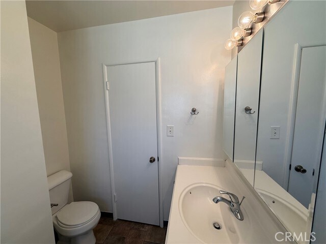 Building Photo - 554 S Barranca Ave