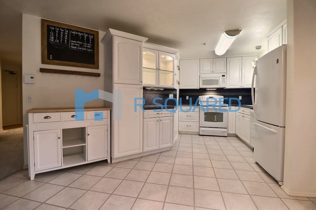 Building Photo - 8653 Avondale Rd NE