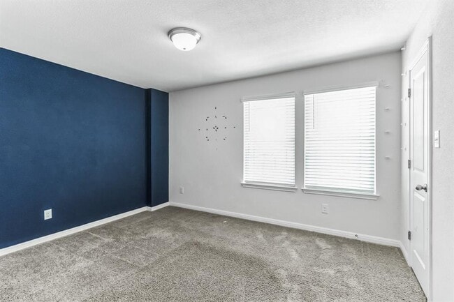 Building Photo - 13745 Fallsprings Way