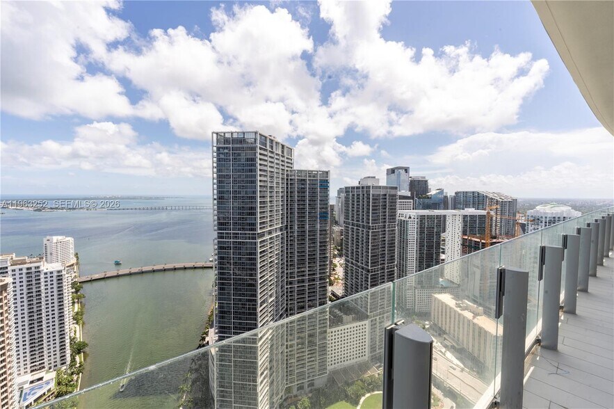 Building Photo - 300 Biscayne Boulevard Way
