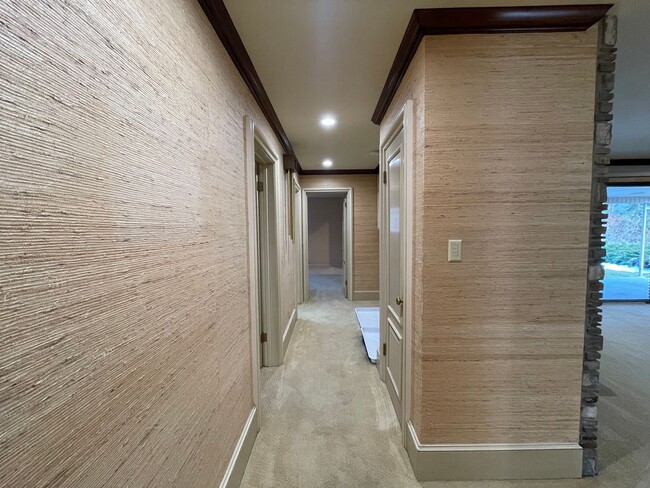 Building Photo - Gorgeous Mid-Century Modern Home Adjacent to BYU