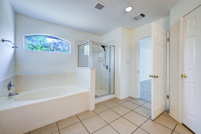 Building Photo - 804 Windsor Hill Dr