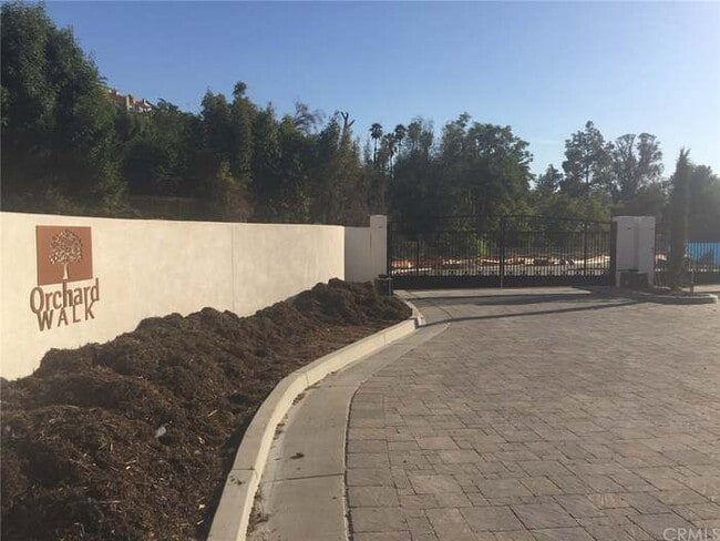 Building Photo - 4752 E Washington Ave