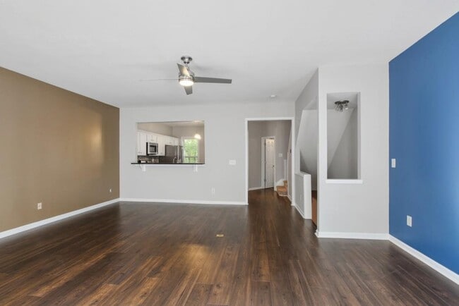 Building Photo - 3563 Views Trce