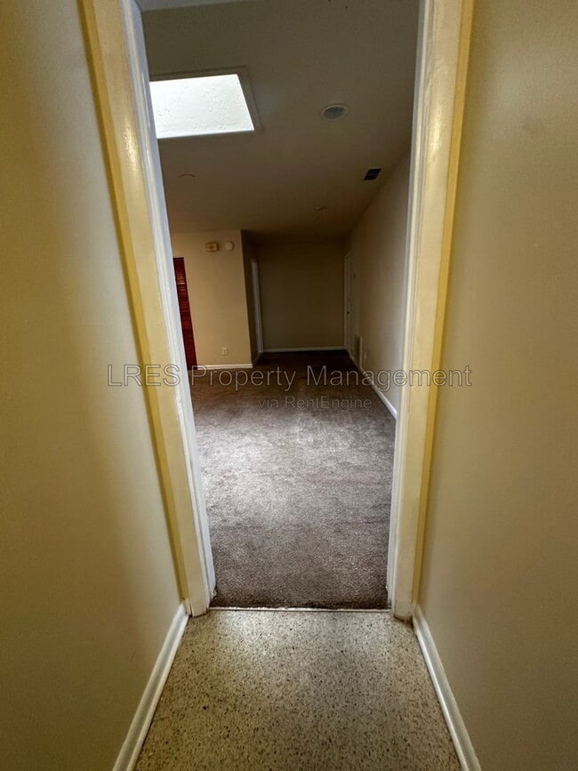 Building Photo - 2719 Merrie Oaks Rd