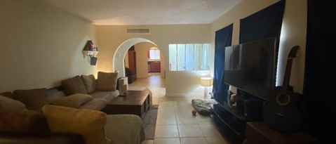 Building Photo - 10712 Ivanhoe Dr
