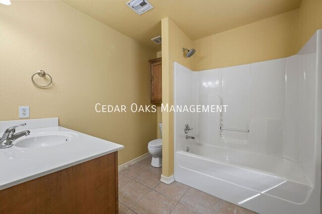 Building Photo - 1204 S C Ct