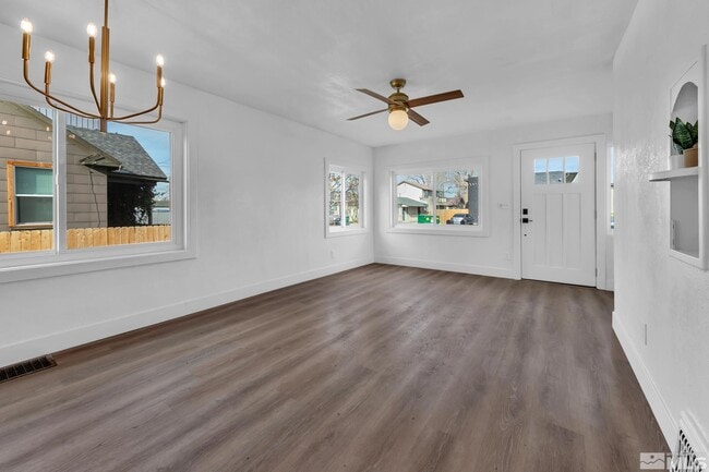 Building Photo - 402 Grand Canyon Blvd