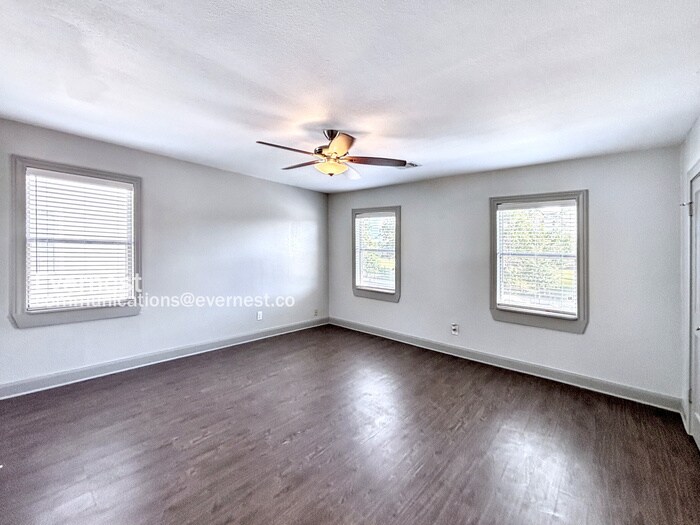 Building Photo - 3338 Blodgett St