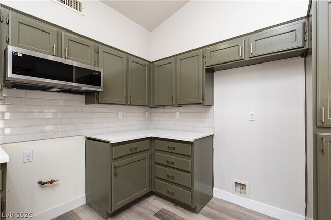 Building Photo - 327 Perry Ellis Dr
