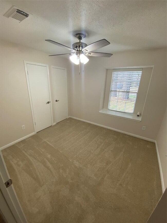 Building Photo - 33 N Rain Forest Ct